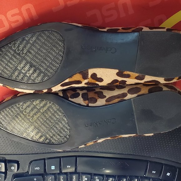 Calvin Klein Leopard Print Flats - Picture 3 of 6